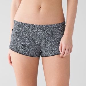 Lululemon Surf Short II in Freckle Flower Black White Black